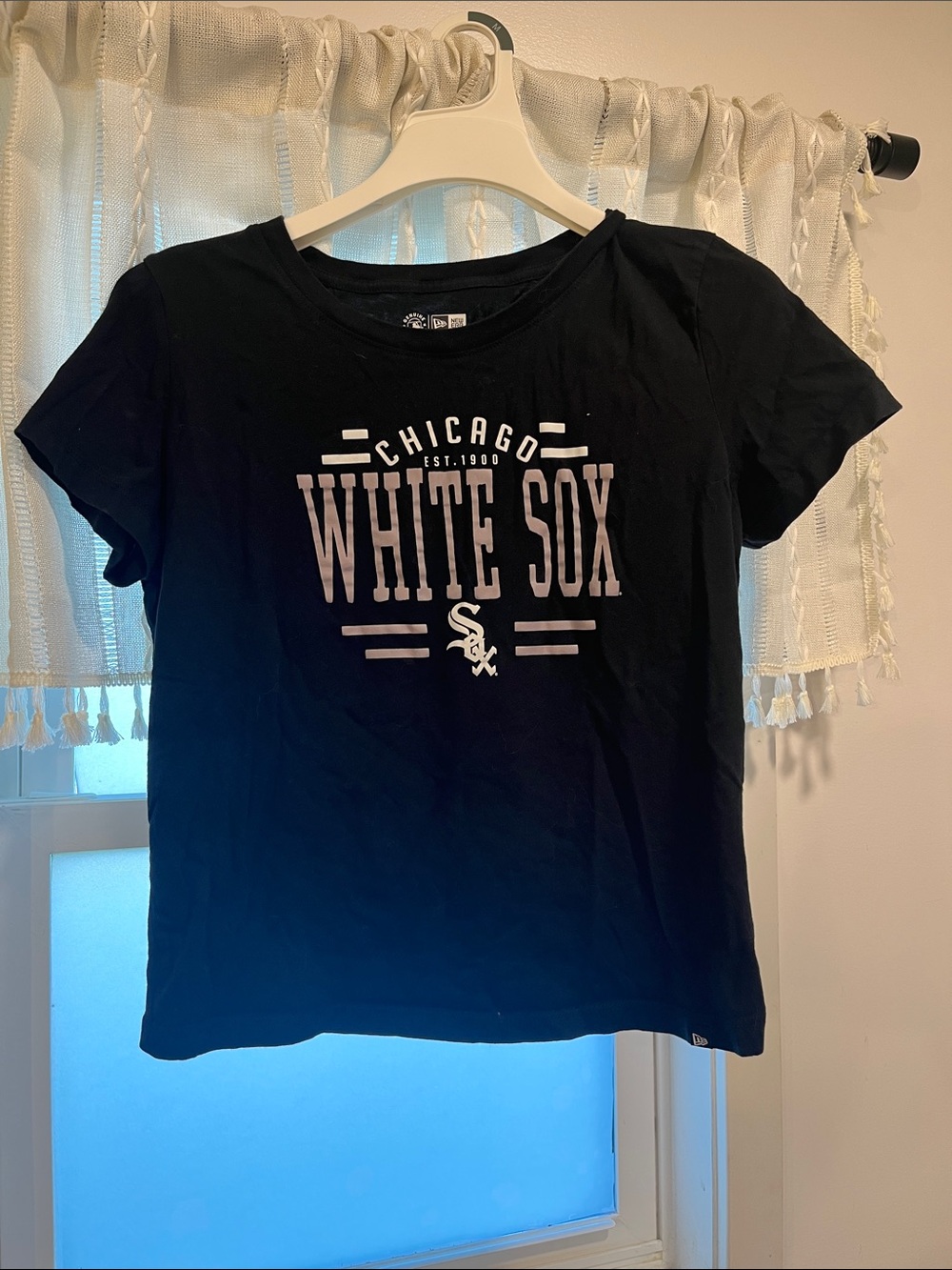 Chicago White Sox Women's Black Graphic Tee by New Era